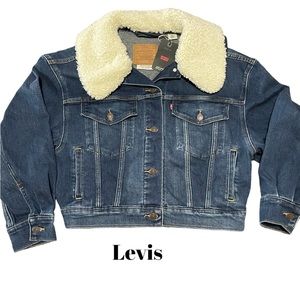 #045, Levi’s Baby bubble Trucker Jacket, Sold by Free People,NWT, size L